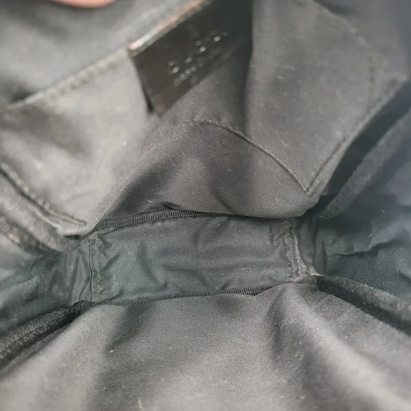 GUCCI GG Supreme Canvas Shoulder Bag..Authentic w/COA.. - Picture 14 of 16